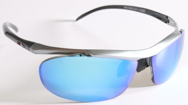 ハイカーブサングラス度入り