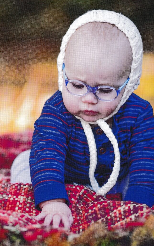 乳児の目の機能の発達に眼鏡が大切
