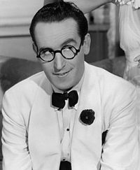 Harold Lloydの丸メガネを通称ロイド眼鏡という。