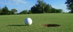 スポーツサングラスはゴルフのグリーン上での照り返しをなくす