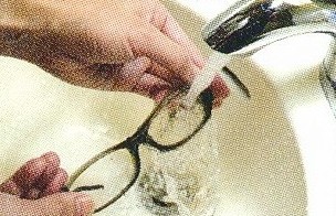 メガネレンズ拭き方