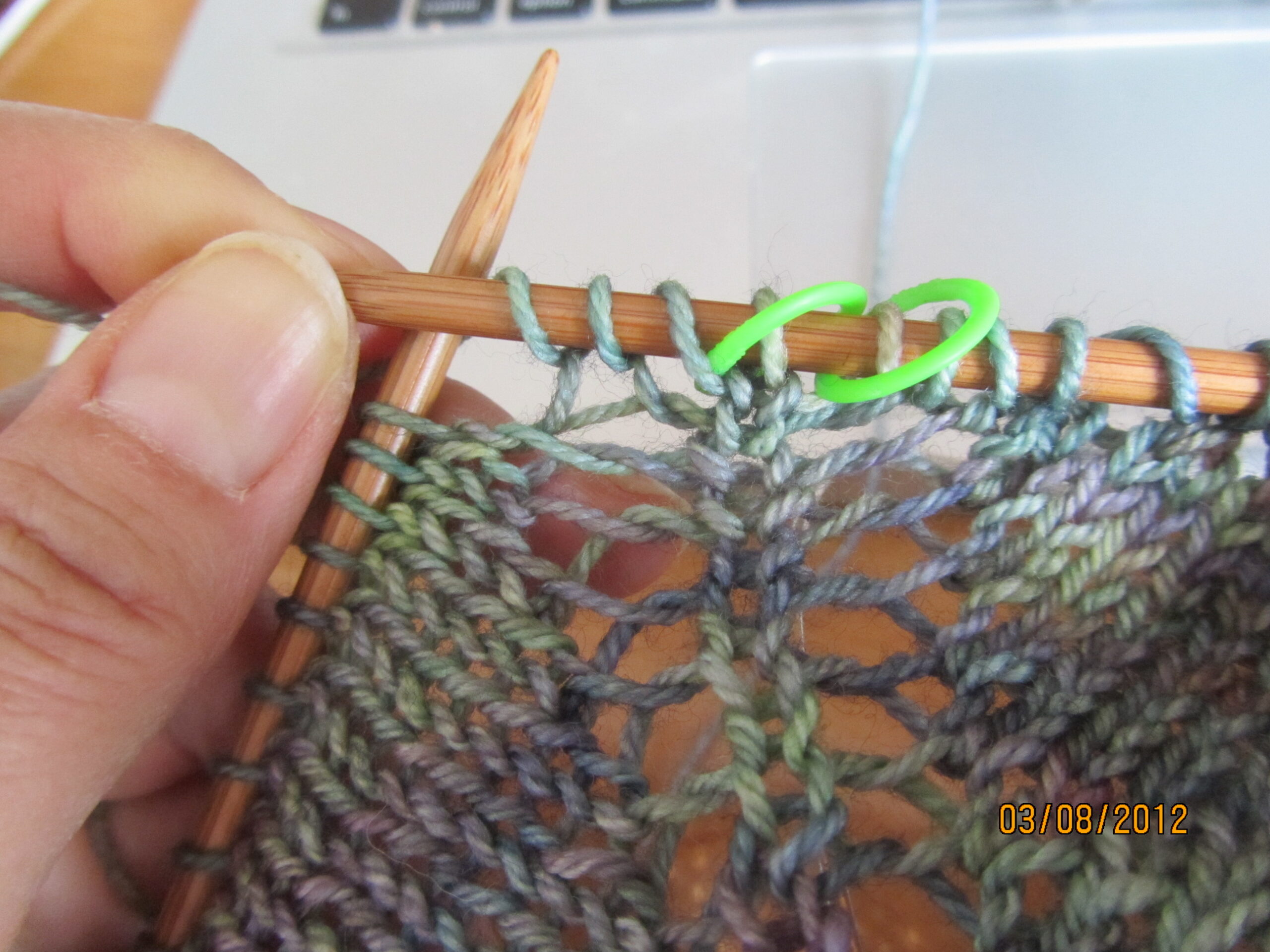 編み物、本、音楽、旅行、そして人生。ブログより引用