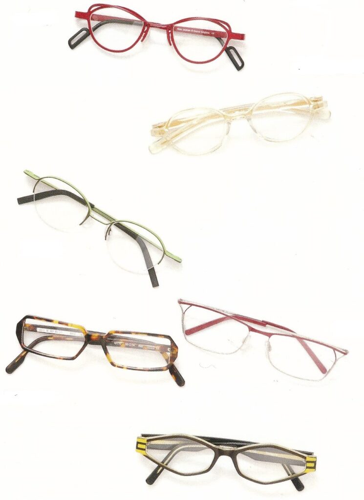 メガネデザインもいろいろ