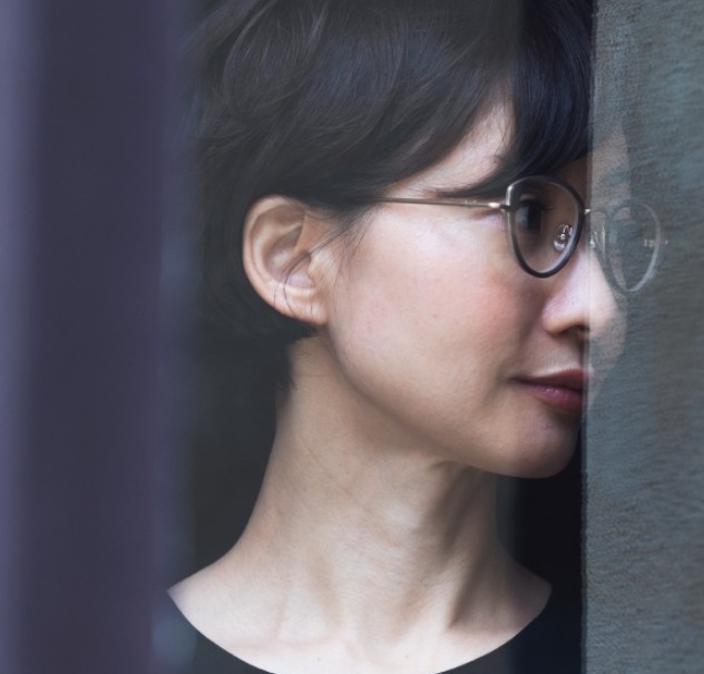さりげなく掛けるメガネ